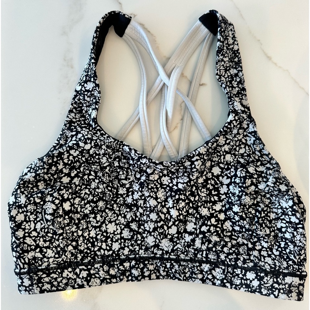 Lululemon sports bra